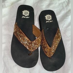 Yellow Box Black and Brown Sandals size 8